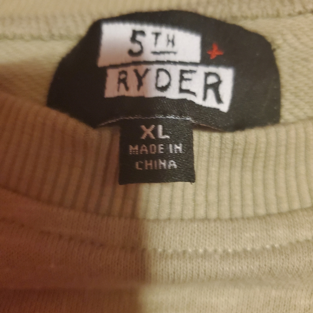 Sweater - Picture 5 of 6